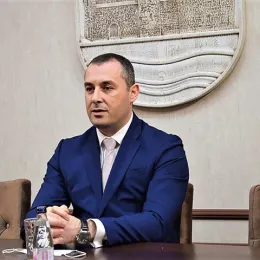 ЕПИСКОПУ ЈОАНИКИЈУ УРУЧЕНА НАГРАДА „21. ЈУЛ“