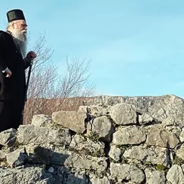 Епископ г. Јоаникије посјетио светилиште  Светог Архангела Михаила на Мартинићкој Градини