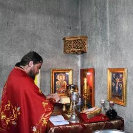 Свечано прослављено Богојављење у Беранама: Литургија и пливање за Часним крстом 