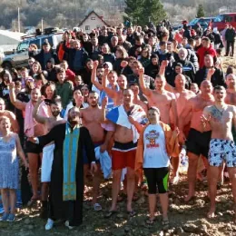 Пливање за Часним крстом на Богојављење, први пут, организовано у Плужинама