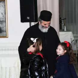 Изложба „Дјеца и млади у сусрет Божићу“ отворена у Никшићу