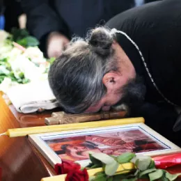 Владика Методије служио заупокојену Литургију