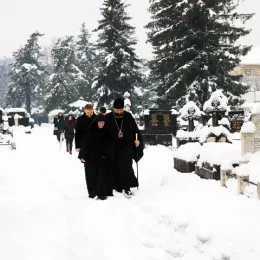 Владика Методије служио заупокојену Литургију