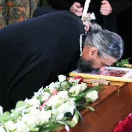 Владика Методије служио заупокојену Литургију