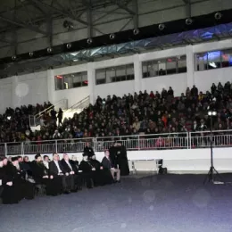 СВЕТОСАВСКУ АКАДЕМИЈУ ИСПРАТИЛО ВИШЕ ХИЉАДА ГРАЂАНА И ГОСТИЈУ