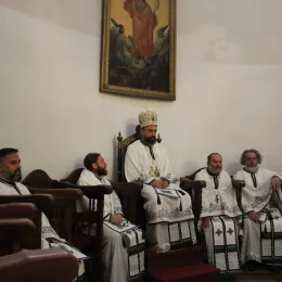 Епископ Методије на Бадњи дан богослужио у никшићком Саборном храму