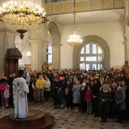 Епископ Методије на Бадњи дан богослужио у никшићком Саборном храму