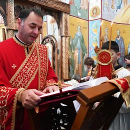 Епископ Методије на Савиндан богослужио у селу Дапсиће код Берана
