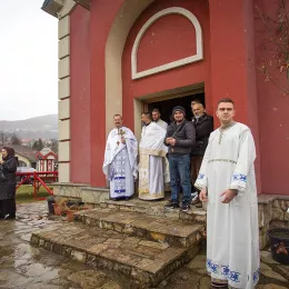 Епископ Методије служио Литургију у Мојковцу, прослављена храмовна слава