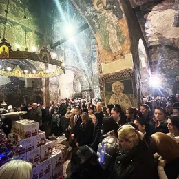 Торжествено прослављање празника рођења Богомладенца Христа у храму Светог Николе у Никољцу