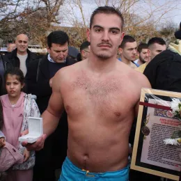 У Никшићу одржано пливање за Часни крст