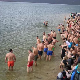 У Никшићу одржано пливање за Часни крст