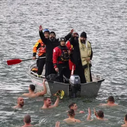 У Никшићу одржано пливање за Часни крст