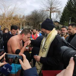 У Никшићу одржано пливање за Часни крст