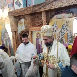 Епископ Методије на Савиндан богослужио у селу Дапсиће
