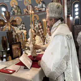 Епископ Методије на празник Сабора Пресвете Богородице богослужио у Мојковцу