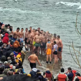 На Богојављење се први пут Бог видљиво показао човјеку у три Лица