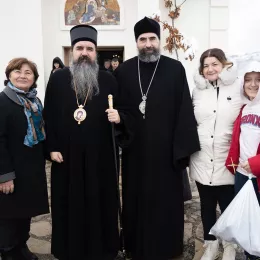 Митрополит Методије и епископ Јеротеј на празник Сабора Пресвете Богородице богослужили у Мојковцу