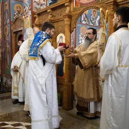 Митрополит Методије и епископ Јеротеј на празник Сабора Пресвете Богородице богослужили у Мојковцу