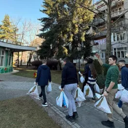 Братство православне омладине Светог Василија Острошког и ове године обрадовало најмлађе