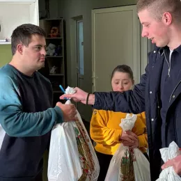 Братство православне омладине Светог Василија Острошког и ове године обрадовало најмлађе