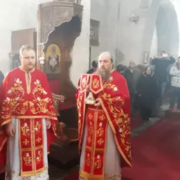 Епископ Јоаникије служио Литургију у Ђурђевим Ступовима