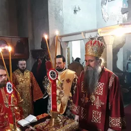 Владика Јоаникије богослужио у манастиру Ђурђеви Ступови