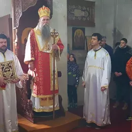 Преосвећени Владика Јоаникије служио у манастиру Ђурђеви Ступови