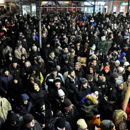 Отац Обрен Јовановић на литији у Никшићу