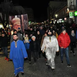 Отац Обрен Јовановић на литији у Никшићу