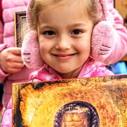 Крстина са својом породицом у молитвеном ходу за одбрану Светиња