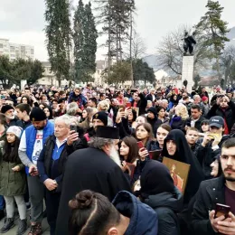 Литију у Бијелом Пољу предводили Владике Јоаникије и Теодосиј