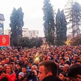 Литију у Бијелом Пољу предводили Владике Јоаникије и Теодосиј