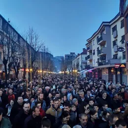 Литију у Бијелом Пољу предводили Владике Јоаникије и Теодосиј