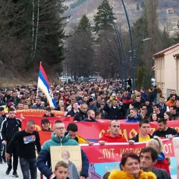 Поносно и с љубављу у одбрани Светиња