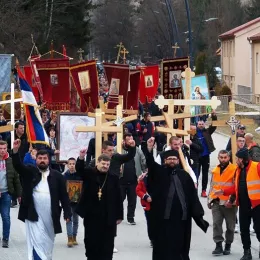 Поносно и с љубављу у одбрани Светиња