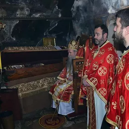 Владика Јоаникије богослужио у Горњем Острогу у Недјељу о митару и фарисеју