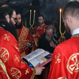 Владика Јоаникије богослужио у Горњем Острогу у Недјељу о митару и фарисеју