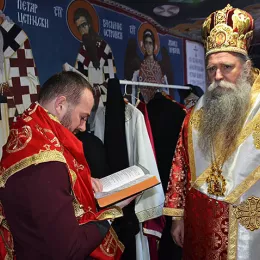 Владика Јоаникије богослужио у Горњем Острогу у Недјељу о митару и фарисеју