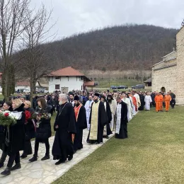 На православном гробљу у Беранама сахрањен протојереј-ставрофор Драган Ристић