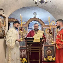 Владика Кирило на Немањином граду