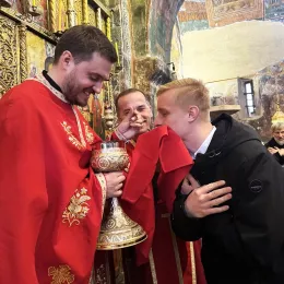  „Нелицемјеран“ значи да другог не мјеримо по лицу