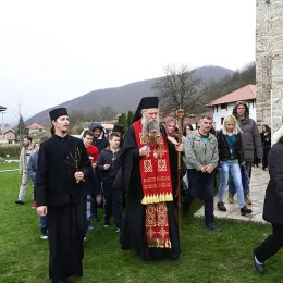 Свечана литија и бденије уочи празника Цвијети у манастиру Ђурђеви Ступови
