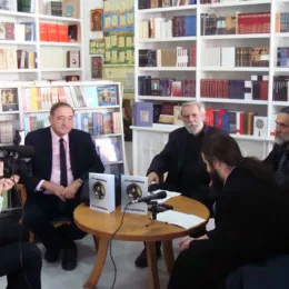 Објављено двојезично издање Луче микрокозма