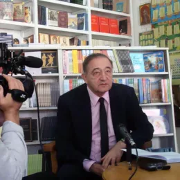 Објављено двојезично издање Луче микрокозма