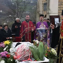 Заупокојена Литургија и опијело игуманији Евангелији