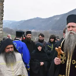 Заупокојена Литургија и опијело игуманији Евангелији