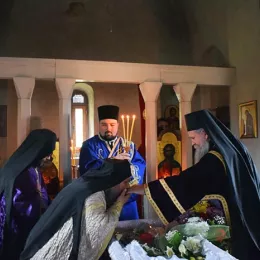 Заупокојена Литургија и опијело игуманији Евангелији