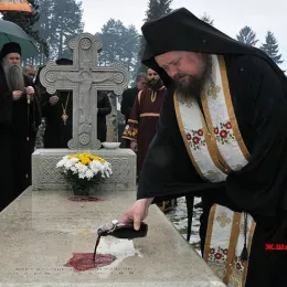 Литургијско сабрање и помен Владици хаџи Сави Косановићу