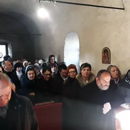 Епископ Јоаникије на Задушнице служио Литургију у храму Светих Петра и Павла у Никшићу